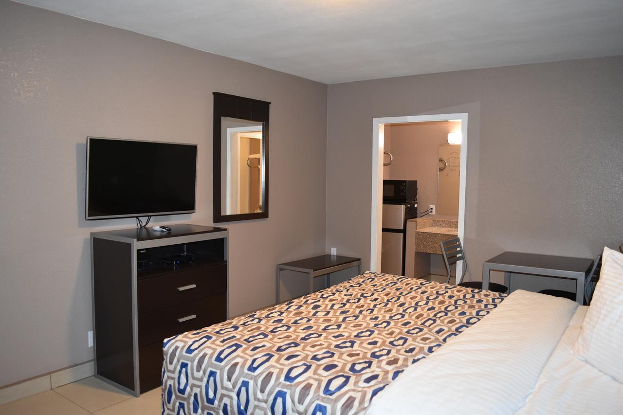 Woodfield Inn And Suites Yoakum Εξωτερικό φωτογραφία