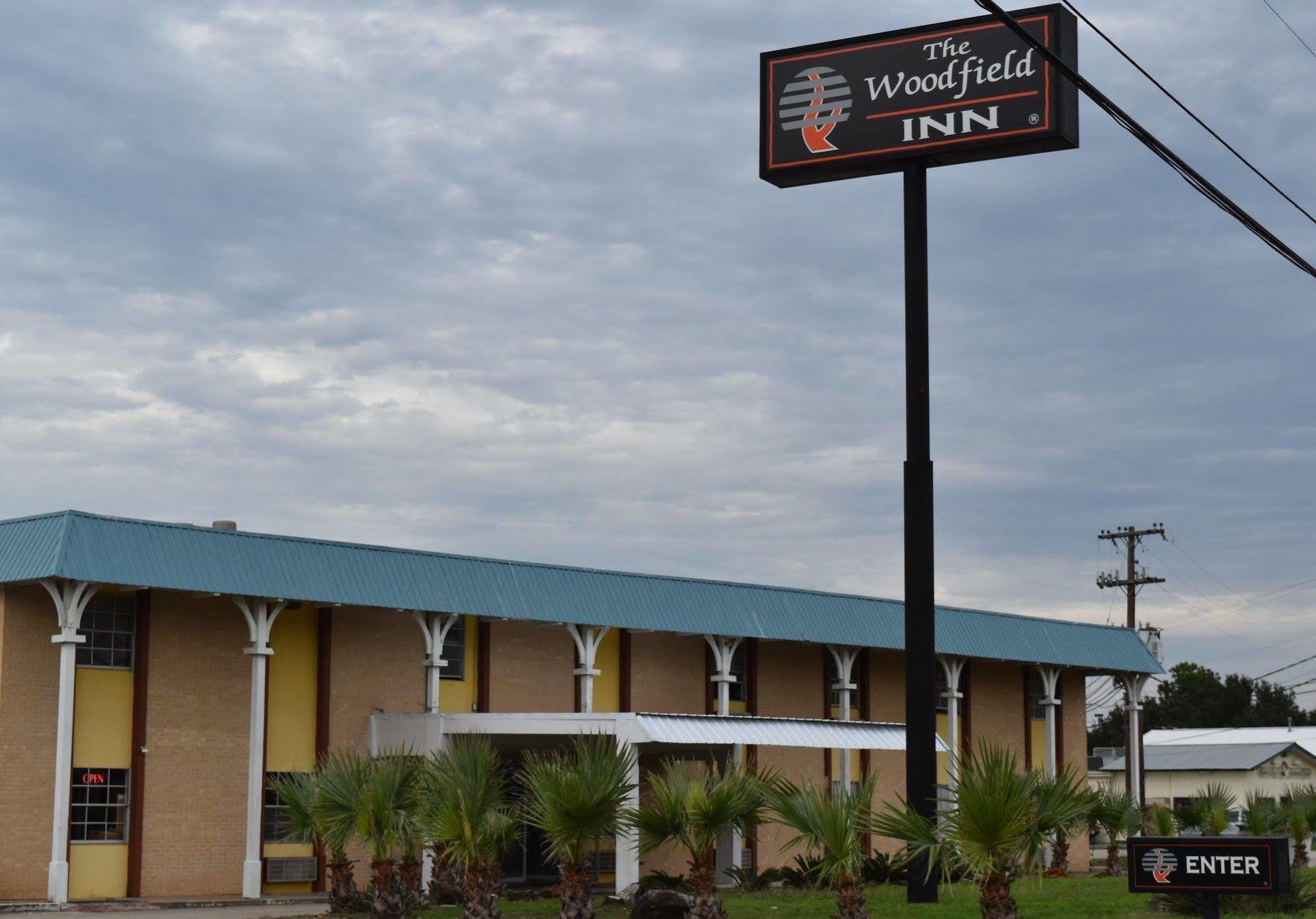 Woodfield Inn And Suites Yoakum Εξωτερικό φωτογραφία